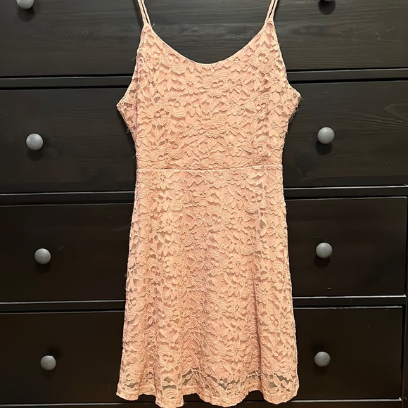 Forever 21 Dresses & Skirts - Forever 21, M, lace mauve pink dress